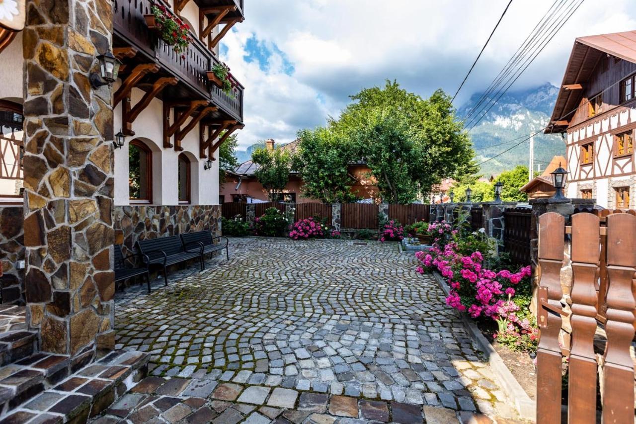Pensiunea Manidum Buşteni Exteriér fotografie
